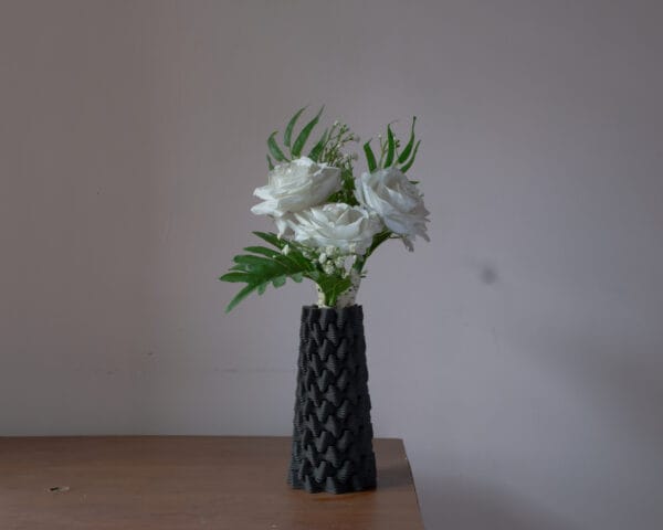 Saggy prop – Ceramic 3D Printed Vase